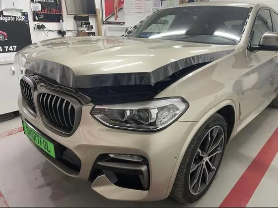Caroserie protejată cu folie transparentă, lucrare Folii auto Petroșani