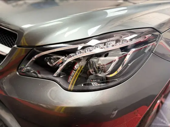 Far sau stop cu folie, lucrare Folii auto Petroșani